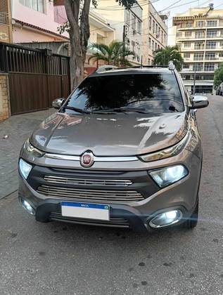 FIAT TORO 1.8 16V EVO FLEX FREEDOM AT6 FIAT TORO 1.8 16V EVO FLEX FREEDOM AT6